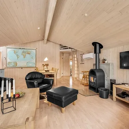 Holiday home Elfrun - 250m From The Sea In Western Jutland By Interhome